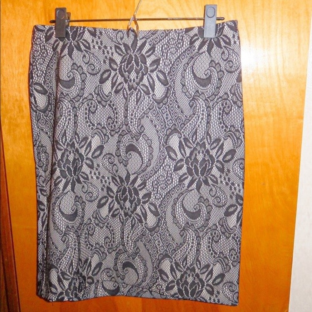 Ann Taylor Pencil Skirt Black Tan Lace Knee Length Business Office 10 Petite